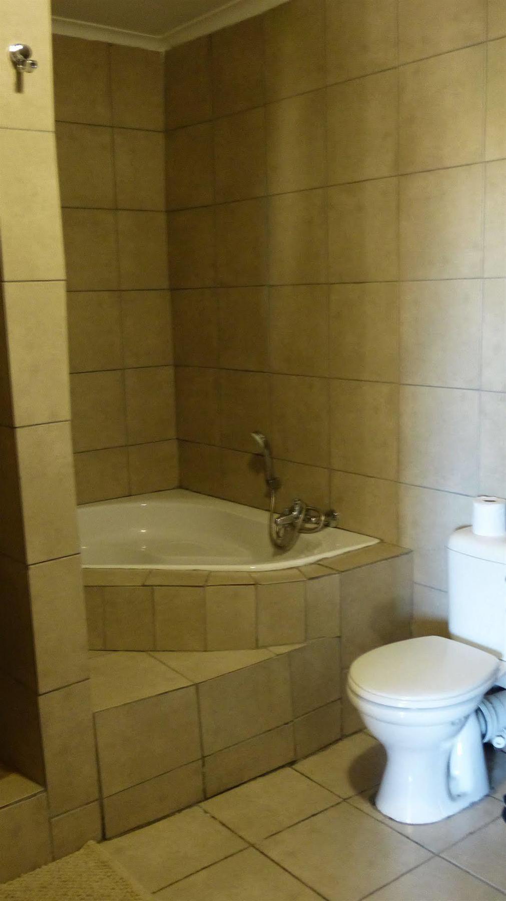 African Sands Guesthouse Load Shedding Free 블룸폰테인 외부 사진