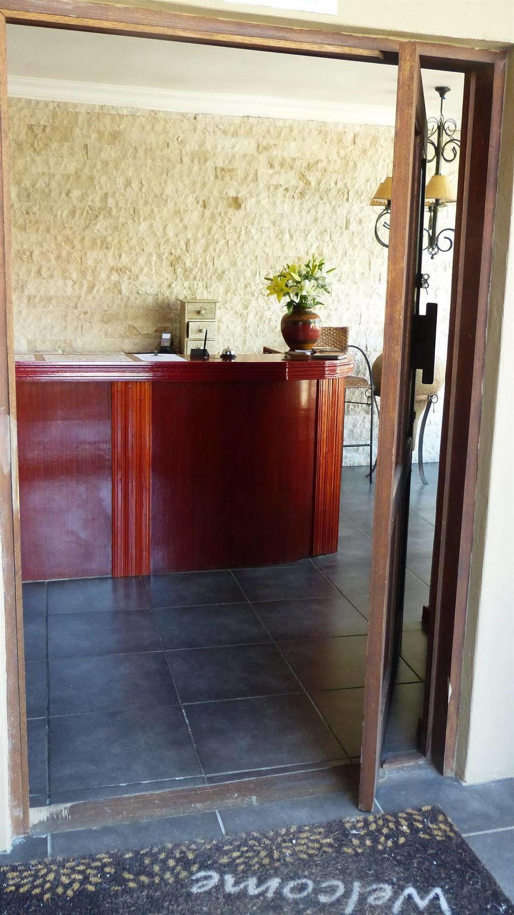 African Sands Guesthouse Load Shedding Free 블룸폰테인 외부 사진