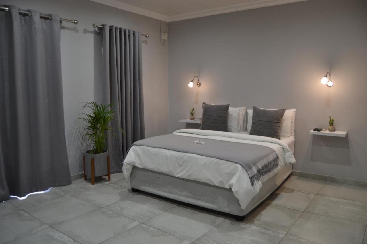 African Sands Guesthouse Load Shedding Free 블룸폰테인 외부 사진