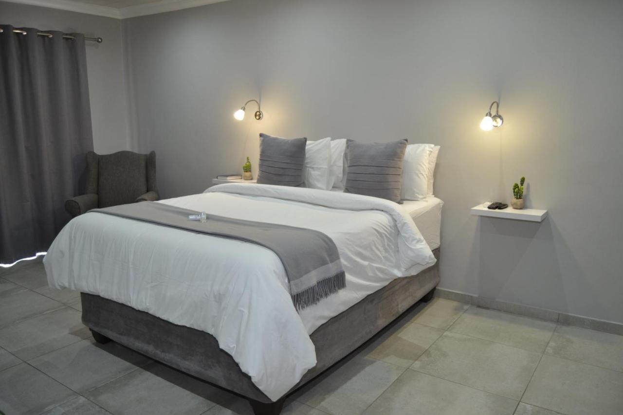 African Sands Guesthouse Load Shedding Free 블룸폰테인 외부 사진